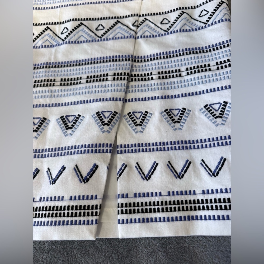 White House Black Market Embroidered Pencil Skirt - Picture 8 of 9